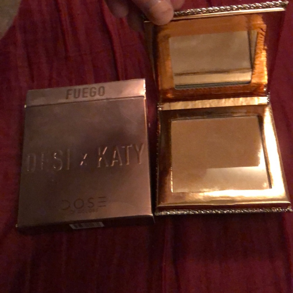 Bnib dose of colors desi x Katy Fuego highlighter